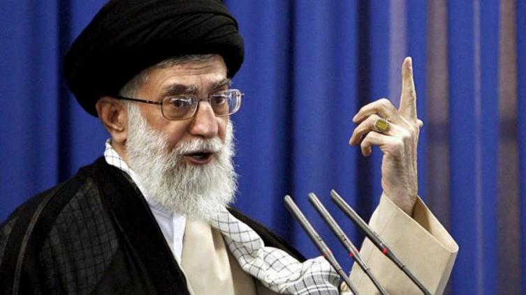 El líder supremo de Irán acusó a EEUU e Israel de fomentar las protestas