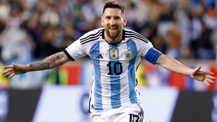 Messi se saca el traje de favorito en Qatar 2022