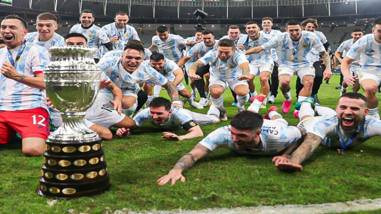 En el Ránking FIFA Argentina se mantiene tercera