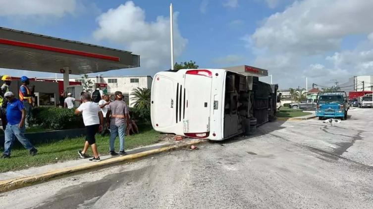 Murió un tercer argentino por el vuelco de un micro en Punta Cana