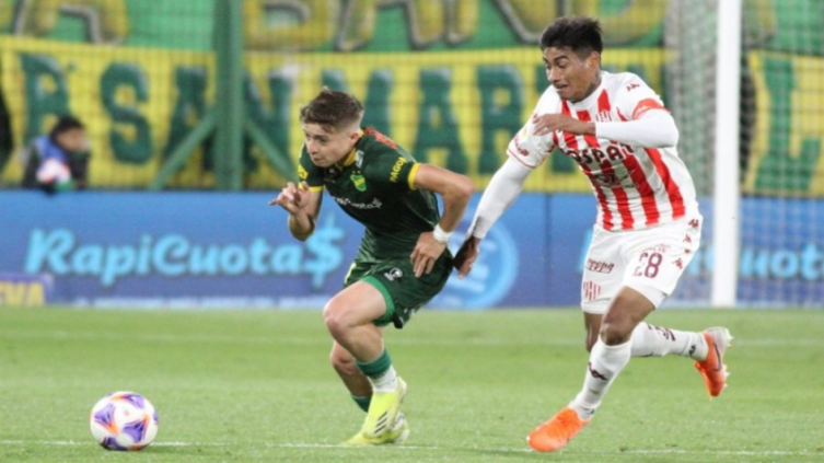 Unión no pudo con Defensa y Justicia y perdió 1 a 0 en la Fecha 25 de la LPF