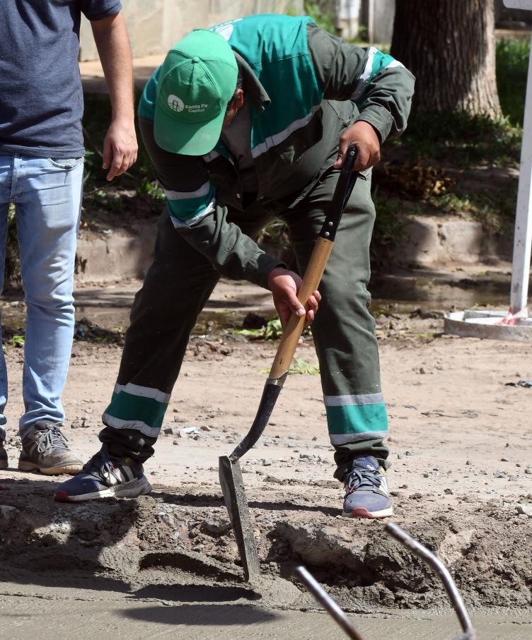 Trabajos de iluminación y bacheo para este martes