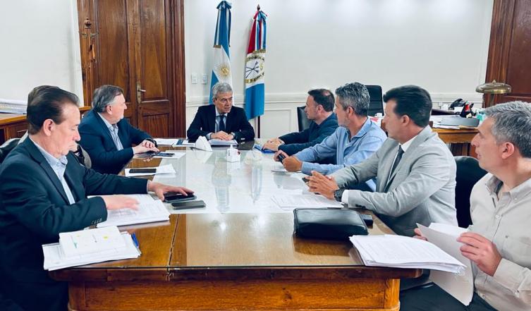 Reunión del Ministro de Economía con senadores de la UCR por presupuesto 2023