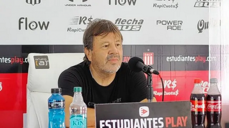 Ricardo Zielinski sería el próximo DT de Colón