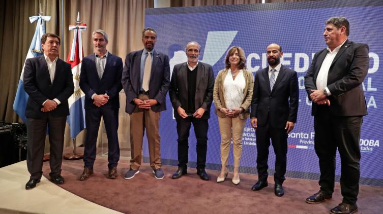 Santa Fe y Córdoba presentaron la megaobra en Capital Federal