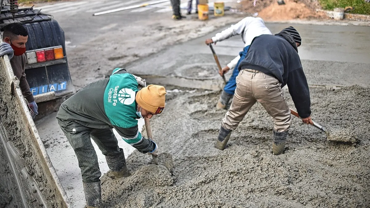 Trabajos de iluminación y bacheo previstos para este lunes