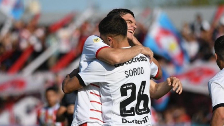 Newell’s despidió su buena temporada empatando ante Barracas