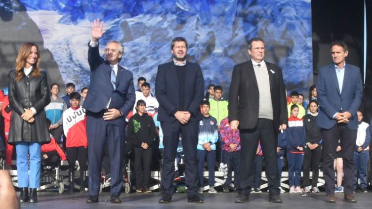 El Presidente en las finales de los Juegos Evita