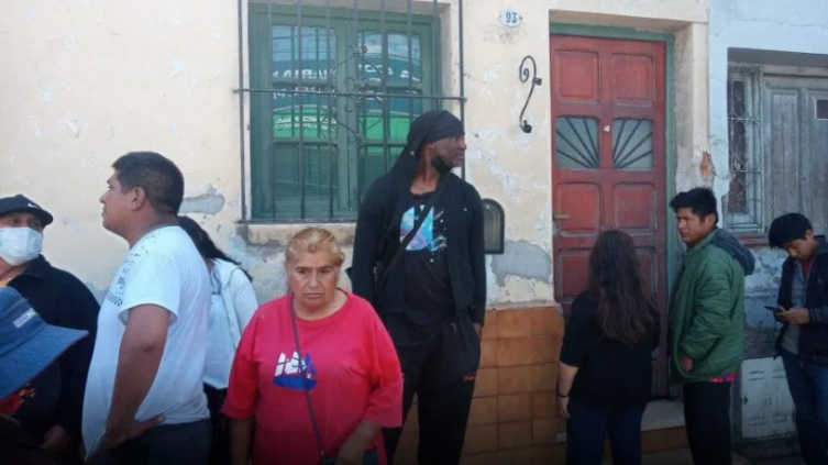 Basquetbolista estadounidense fue a cobrar el Bono en Salta