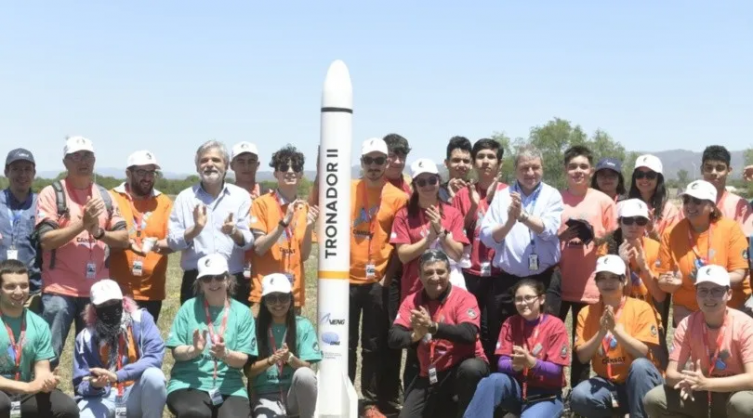 Se lanzaron cinco satélites experimentales construidos por estudiantes de Argentina