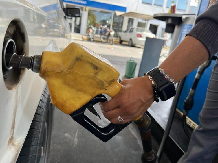 YPF aumentó un 6% en promedio sus combustibles en todo el país