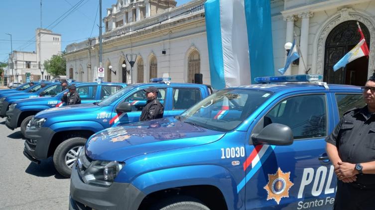 La provincia continúa equipando a la policía