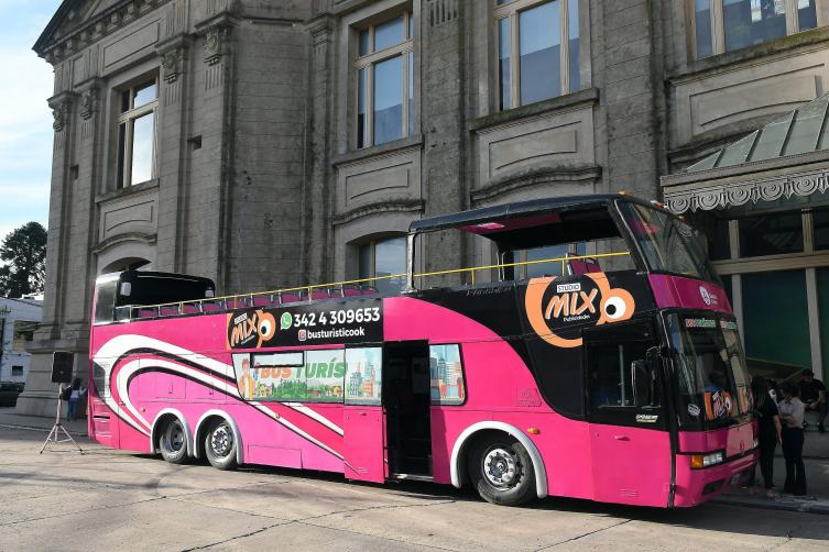 Santa Fe Capital suma dos buses turísticos panorámicos