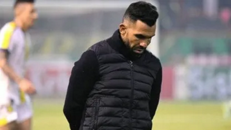 Tevez en Central, una conducción complicada