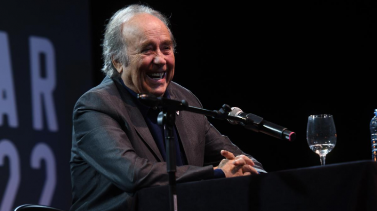 Serrat inauguró un paseo que lleva su nombre y el de Fontanarrosa en Rosario