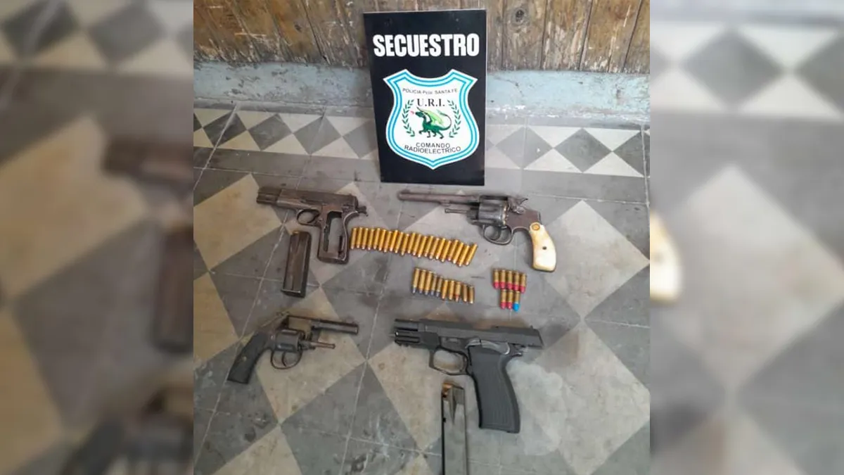 Tres detenidos con armas de guerra por intentar usurpar casas para vender drogas