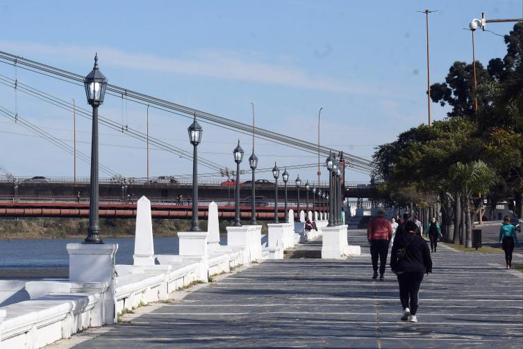 Trabajos de fumigación, iluminación y bacheo previstos para este lunes