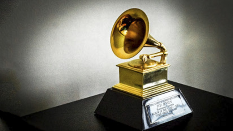 Los Grammy Latinos se verán en vivo, este jueves