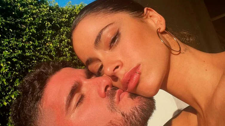 La dedicatoria de Rodrigo De Paul en sus botines para su novia Tini Stoessel
