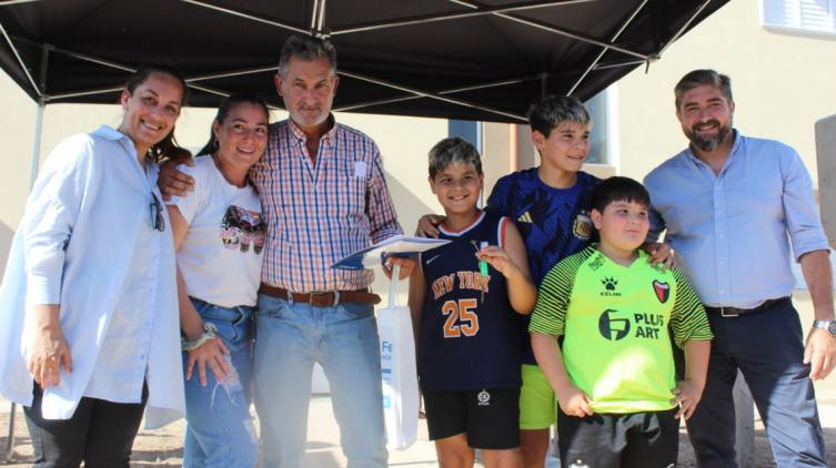 La provincia entregó 18 nuevas viviendas en barrio Acería de Santa Fe