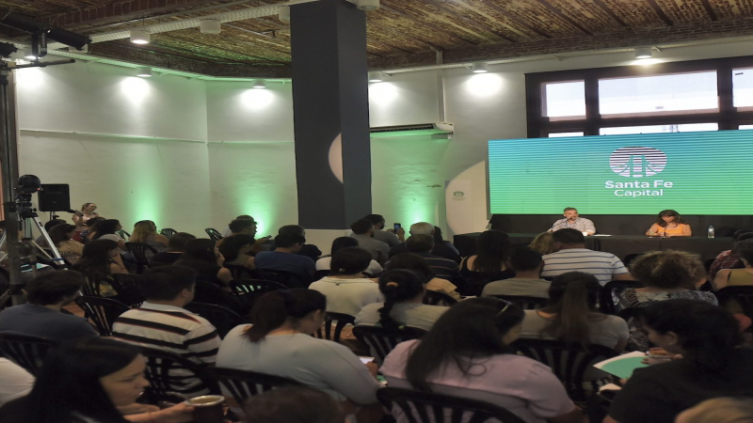 Sede de un foro de debate sobre políticas sociales 