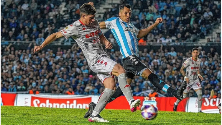 Racing busca acordar con Unión el fichaje de Nardoni