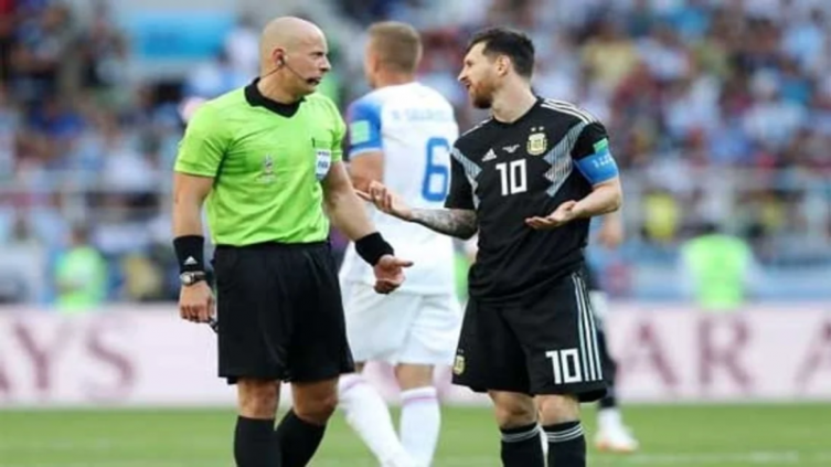 El árbitro polaco que dirigirá Argentina vs Australia en octavos de final