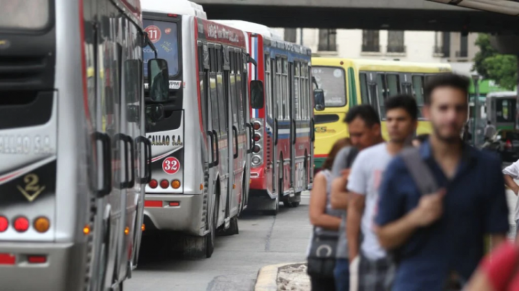 El aumento del 40% en el transporte público pasará para principios de 2023