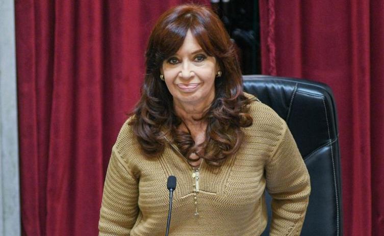 Cristina Kirchner tiene coronavirus y se posterga su reaparición pública