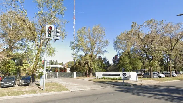 Dispararon contra el frente de Televisión Litoral y dejaron un mensaje dirigido a narcos