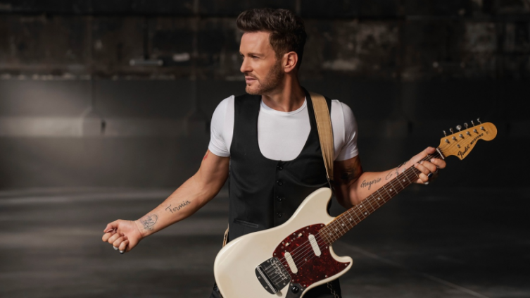 Axel presenta su nuevo tema 