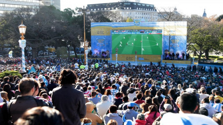 “Fan Fest”: Indignación por los que no negociaron los derechos con la FIFA
