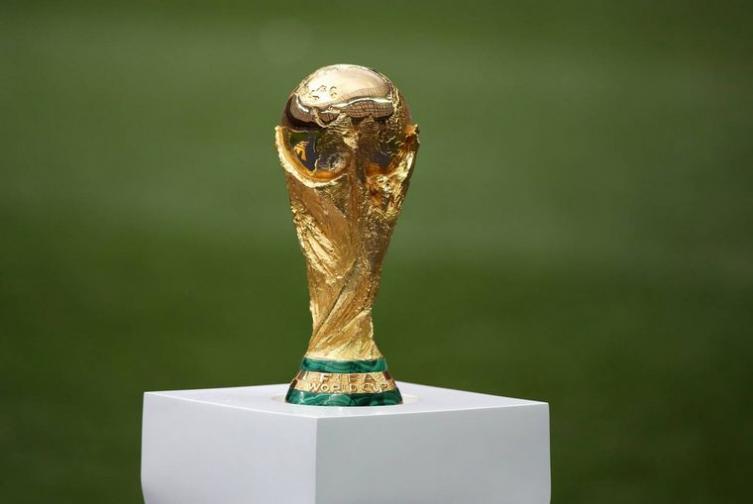 Cuánto pesa la Copa del Mundo y de qué material está hecha
