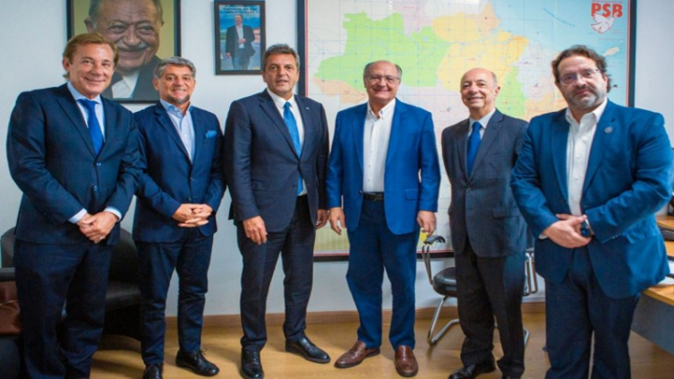 Massa busca consolidar la agenda bilateral con Brasil