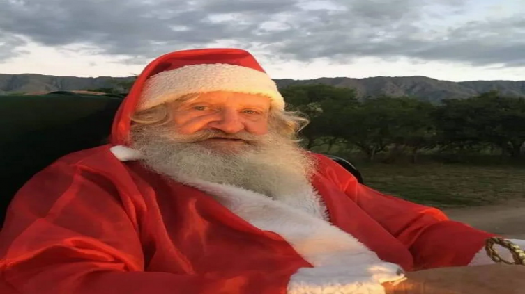La emotiva historia del ex atleta que encarna a Papá Noel