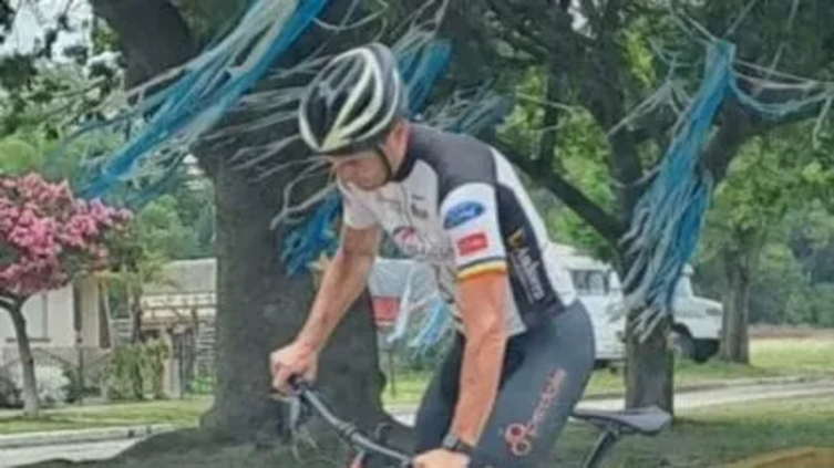 Scaloni se montó en su bicicleta para andar en Pujato