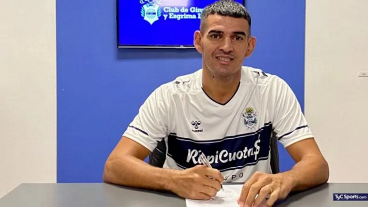 Oscar Piris será la primera incorporación de Unión