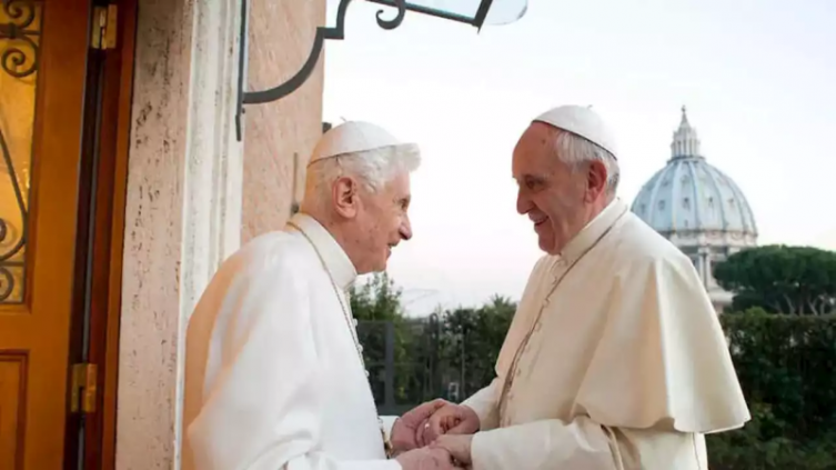 El cuerpo de Benedicto XVI se expondrá desde el lunes en San Pedro 
