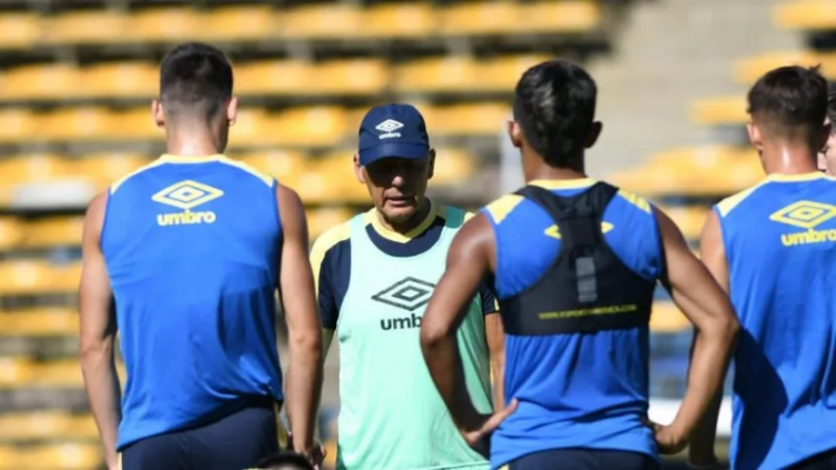 Rosario Central: Russo busca en Boca soluciones para el Canalla