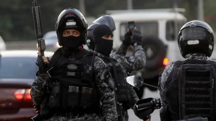 Detienen a un hombre que intentó entrar a la asunción de Lula con un cuchillo y explosivos