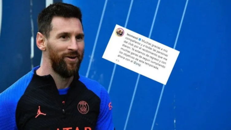  Messi tras recibir el tradicional pasillo de campeón en PSG