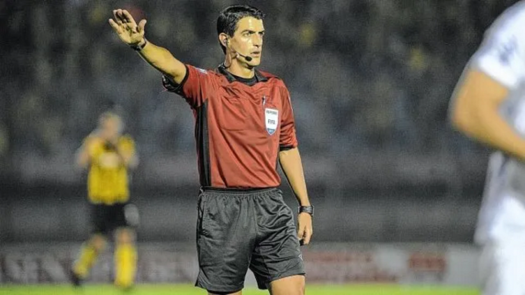 El árbitro para el partido de Colón ante Vélez en Uruguay