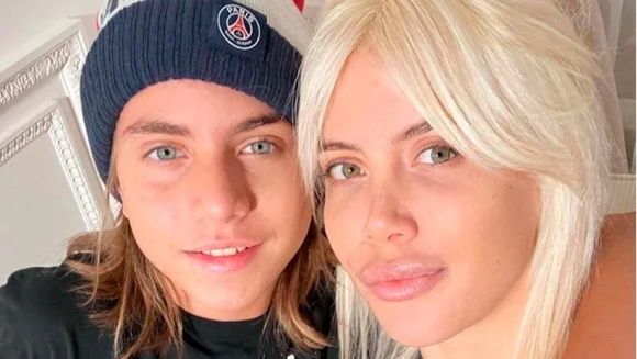 Valentino López sorprendió a Wanda Nara con la cena en la cama