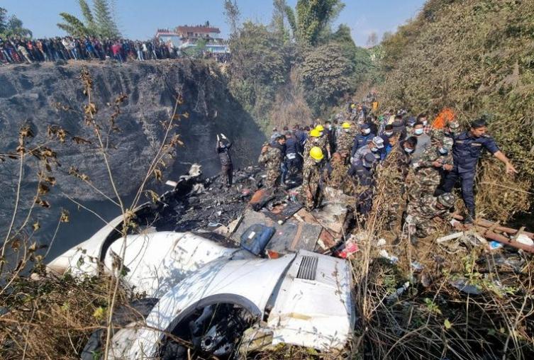 Al menos 67 muertos tras la caída de un avión en Nepal: viajaba un argentino