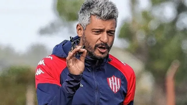 ¿Por qué todavía Munúa no firmó la renovación en Unión?