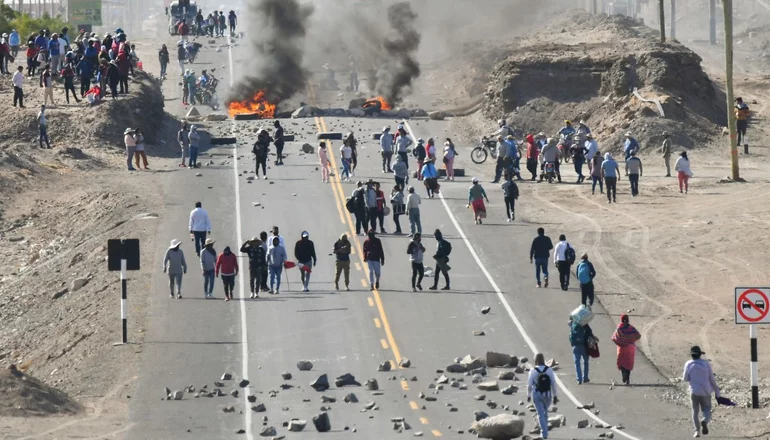 La crisis llegó a Lima: declararon el estado de emergencia por las protestas
