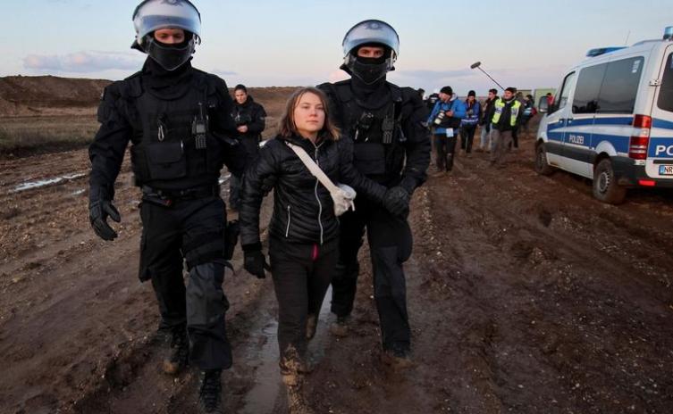 Detuvieron a Greta Thunberg en Alemania tras protestar contra una mina de carbón