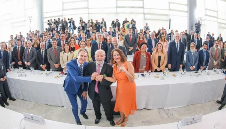 Lula llamó a enfrentar al 