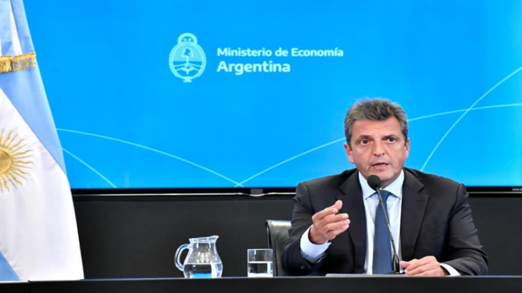 Bonos de la deuda: Massa ordenó investigar la compra