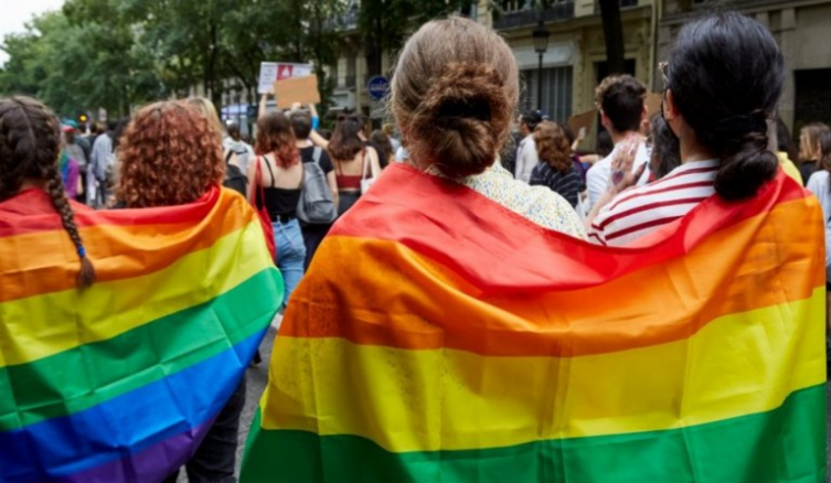 Los obispos de Reino Unido piden disculpas a la comunidad LGBTQI+ 